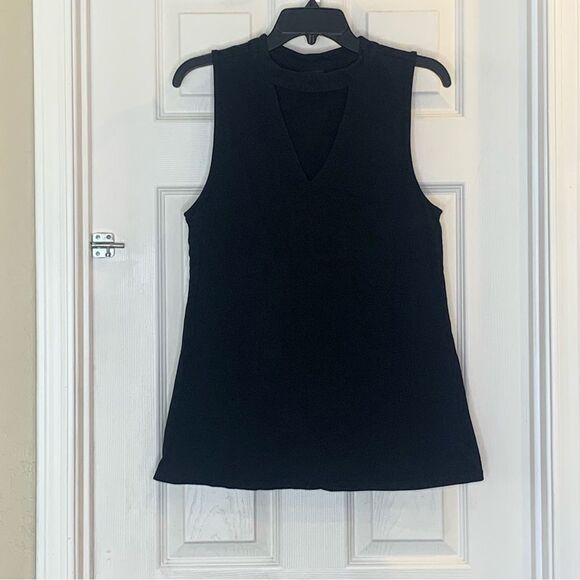 Torrid Black Sleeveless Top Keyhole Neck Opening Size 1X - Picture 8 of 10